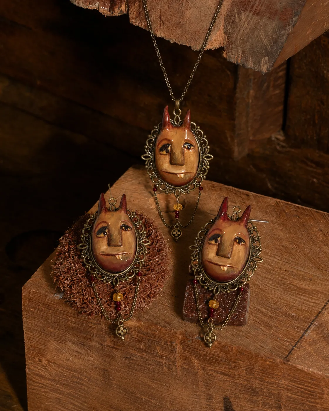 Tamrooz Div Necklace
